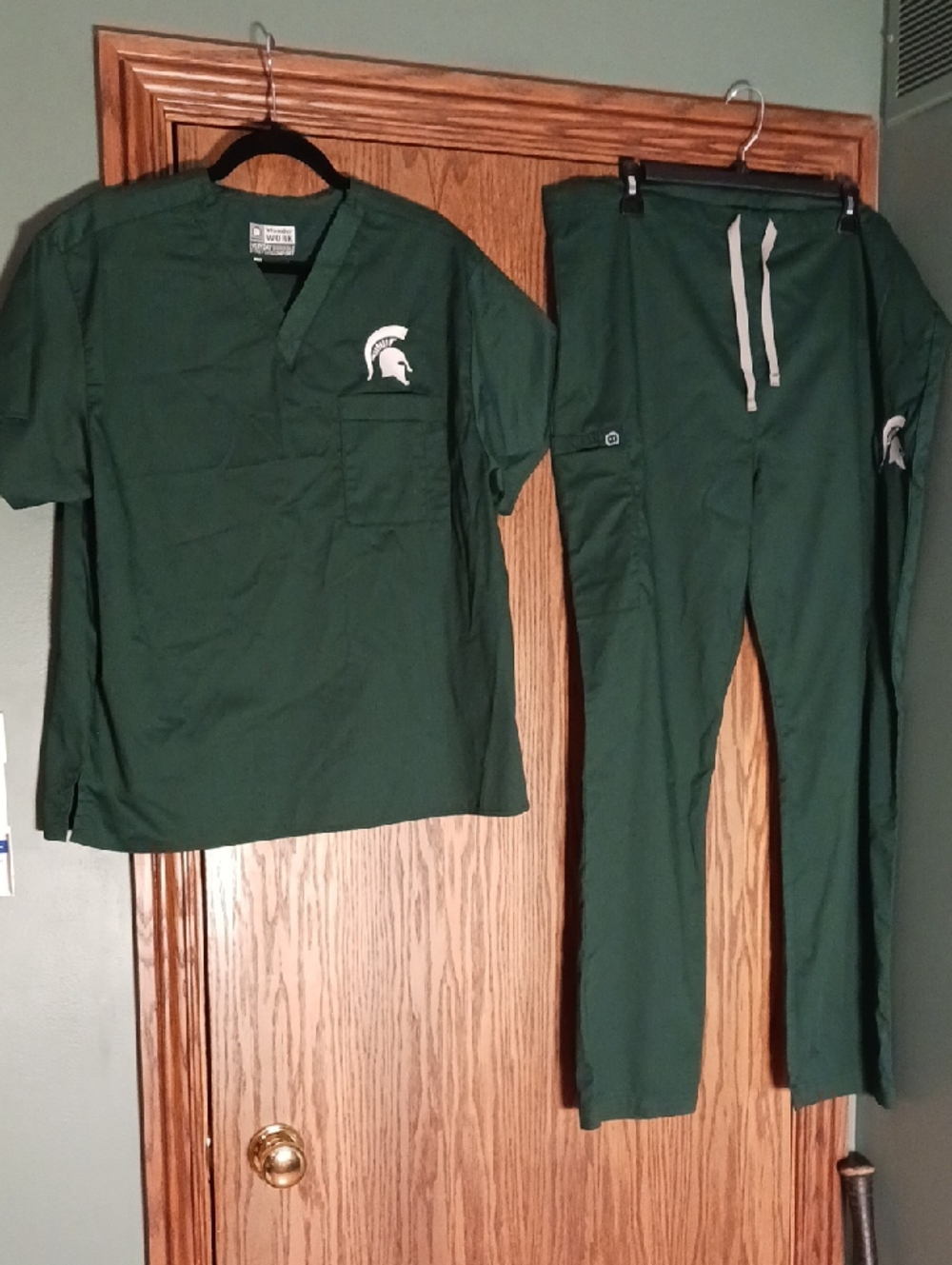 Women's Wonder Wink Wonder Work Michigan State Scrub Set